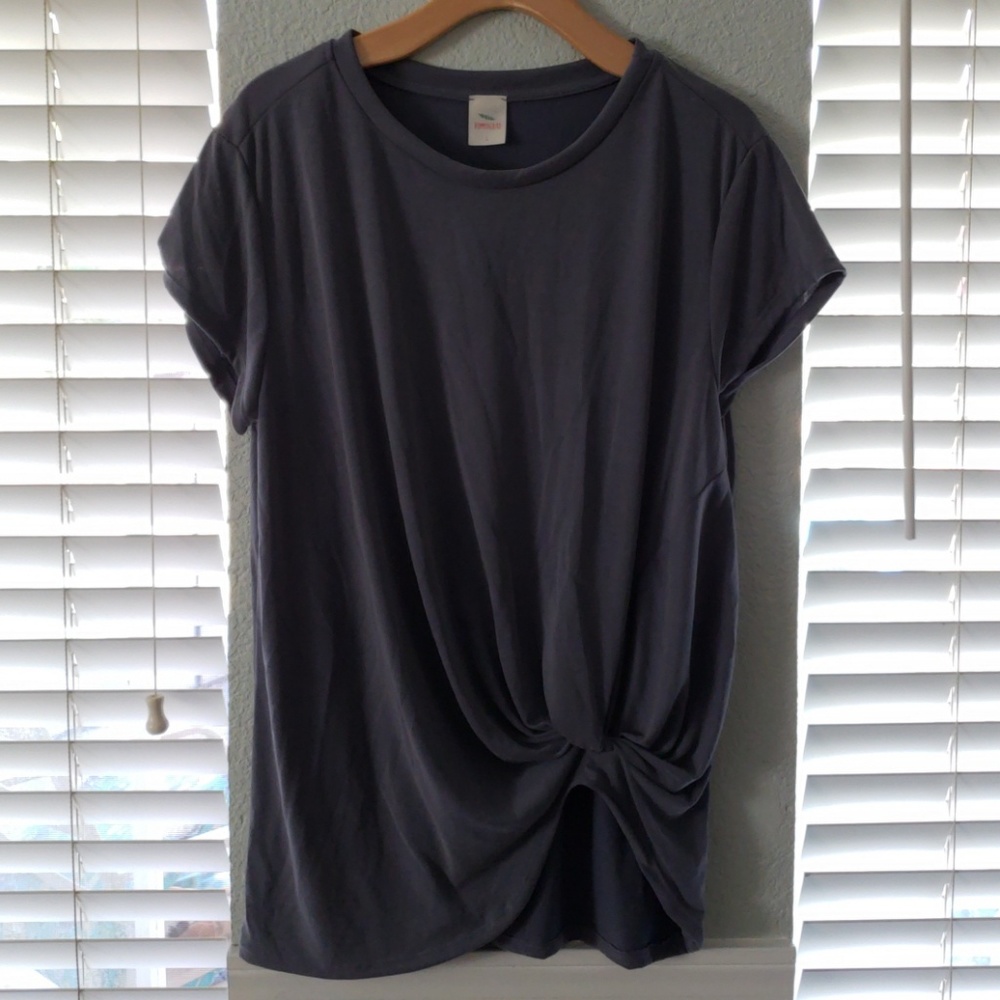 KnottedTee